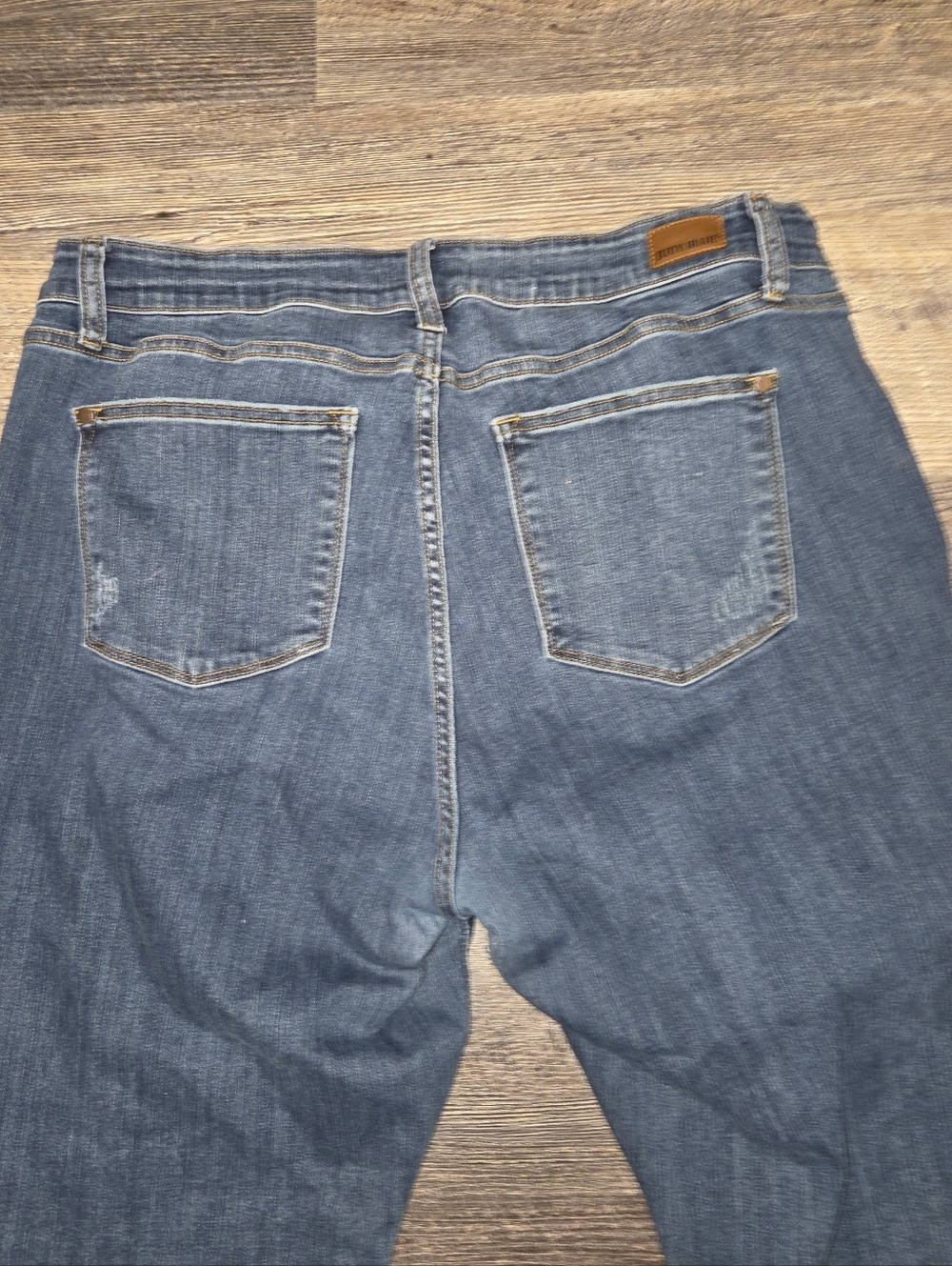 Judy Blue Plus Size Relazed Fit Jeans - Picture 9 of 11